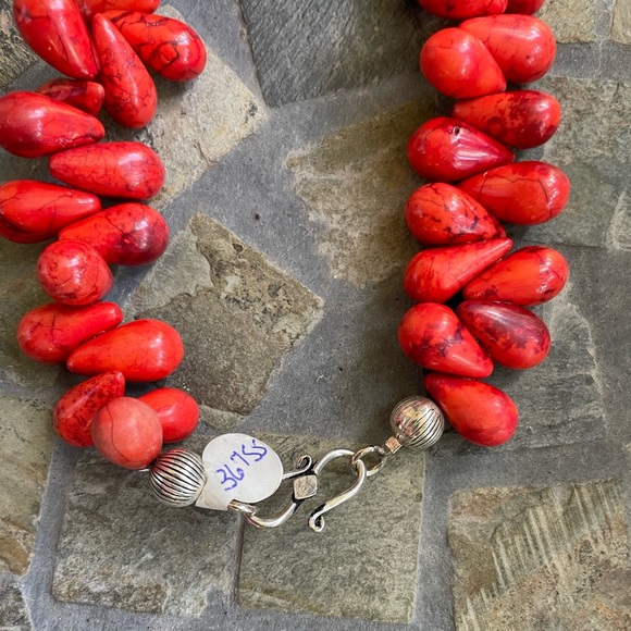 Coral Necklace - Picture 4 of 8